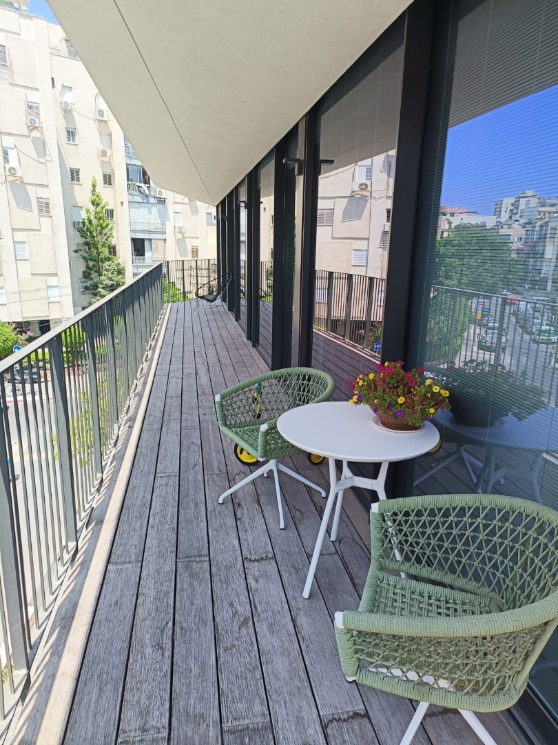 balcony 2.jpg